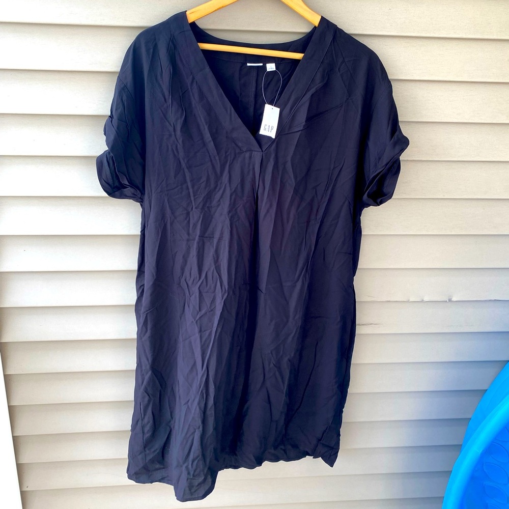 BNWT GAP V-Neck Dress - Women’s Size L